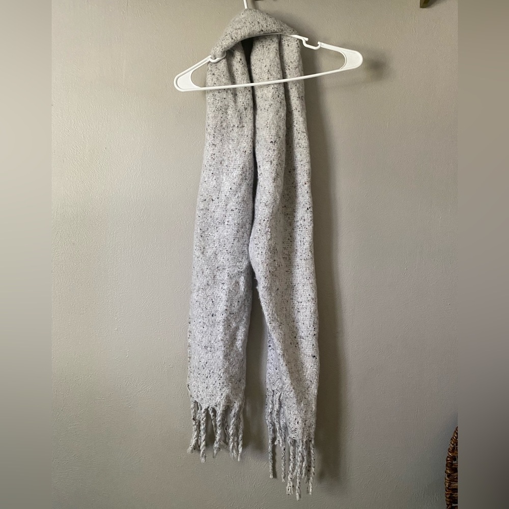 Gray speckled fringe scarf